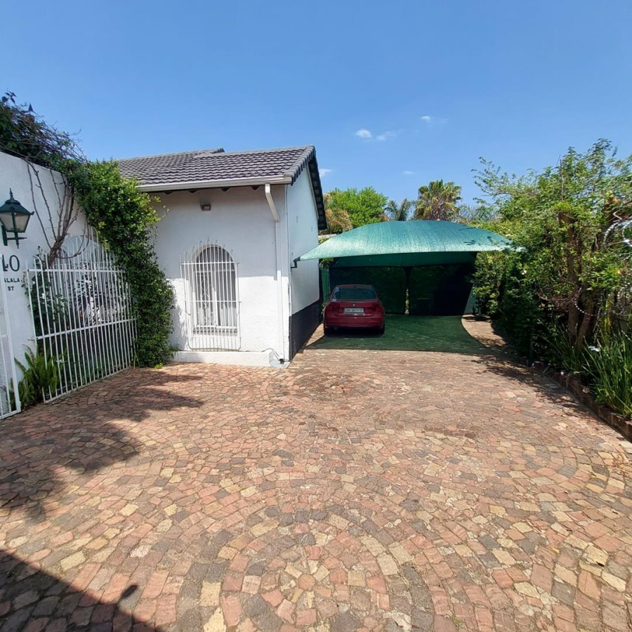 3 Bedroom Property for Sale in Brackendowns Gauteng