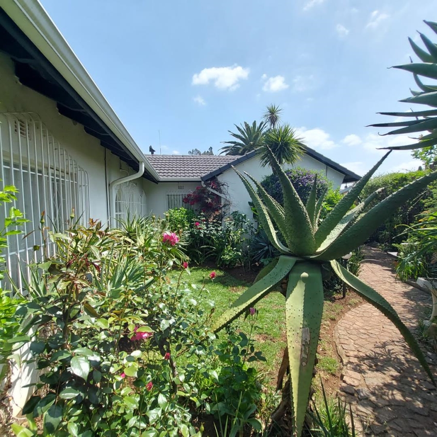 3 Bedroom Property for Sale in Brackendowns Gauteng