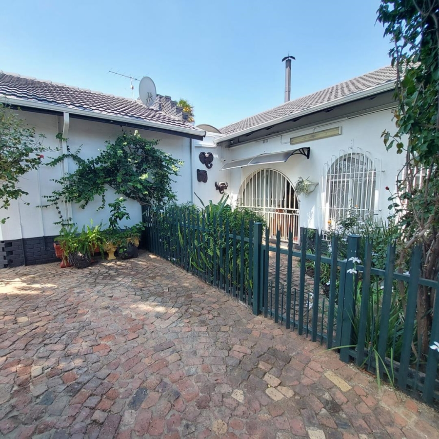 3 Bedroom Property for Sale in Brackendowns Gauteng