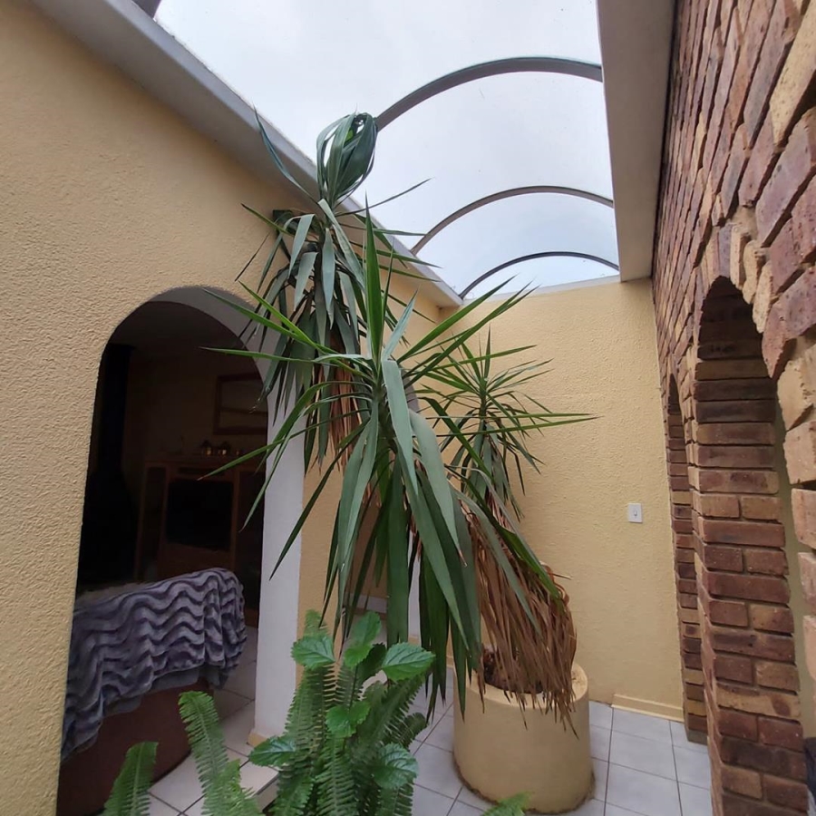 3 Bedroom Property for Sale in Brackendowns Gauteng