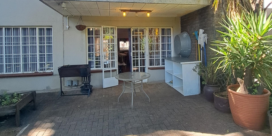 2 Bedroom Property for Sale in Northcliff Gauteng