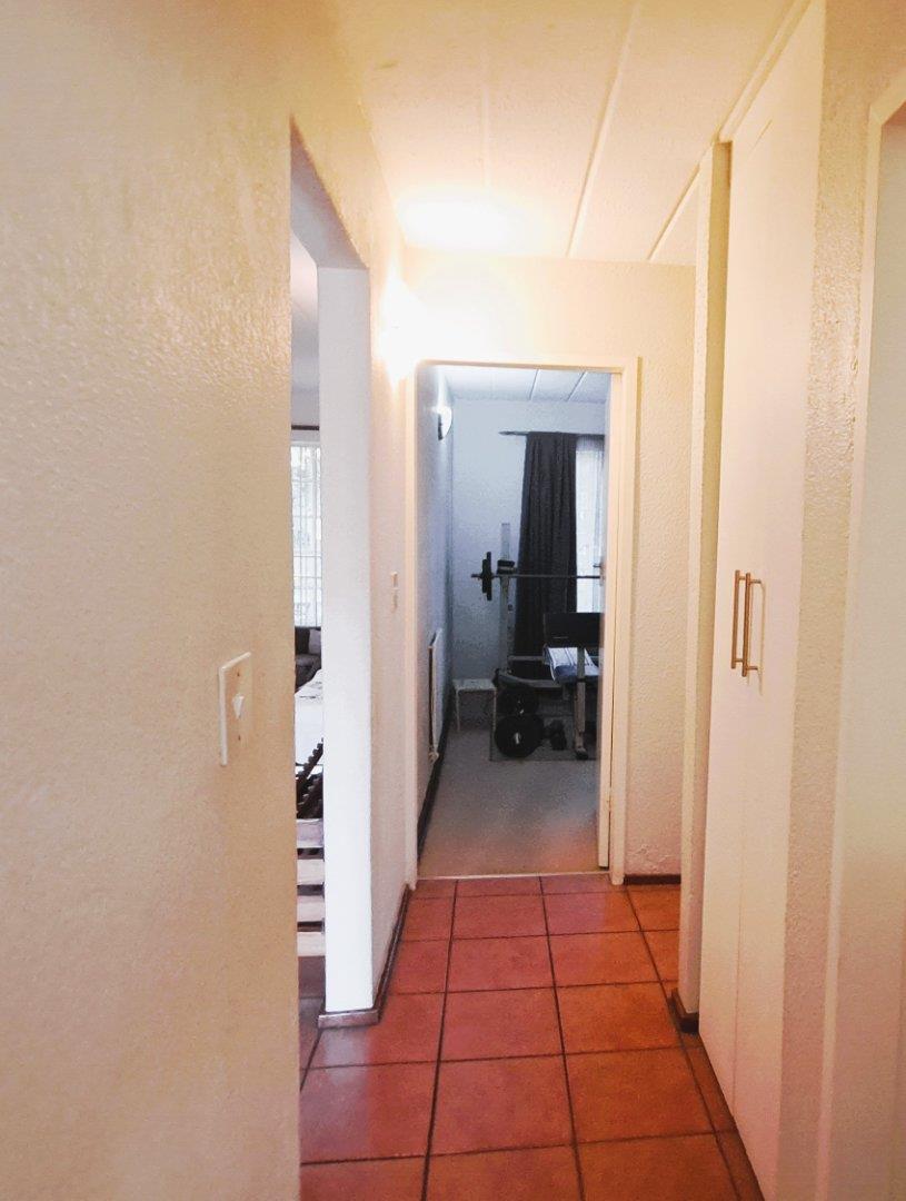 2 Bedroom Property for Sale in Northcliff Gauteng