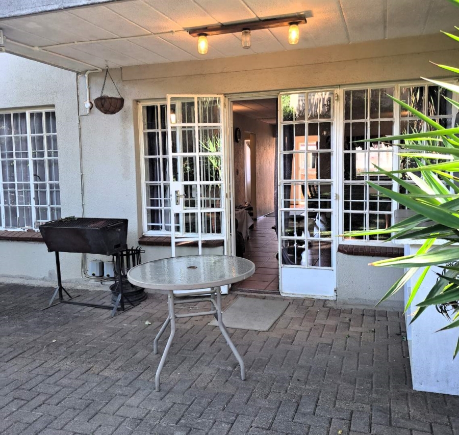 2 Bedroom Property for Sale in Northcliff Gauteng