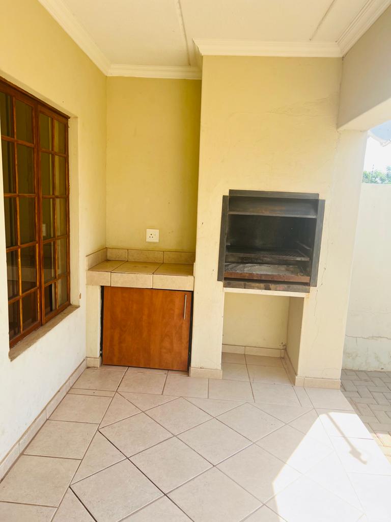 2 Bedroom Property for Sale in Heatherdale Gauteng