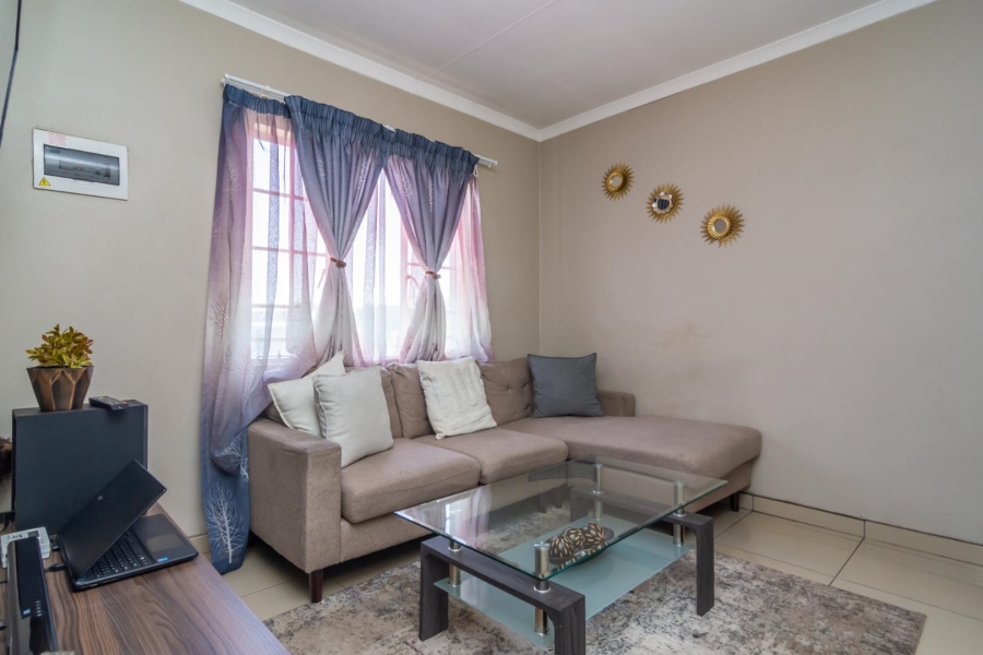 2 Bedroom Property for Sale in Fleurhof Gauteng