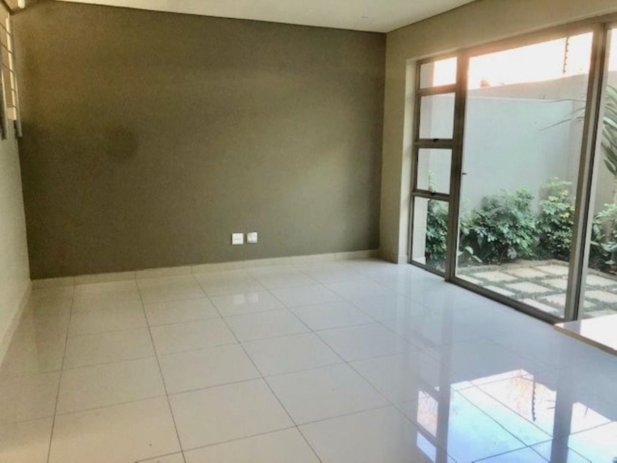 To Let 3 Bedroom Property for Rent in Oaklands Gauteng