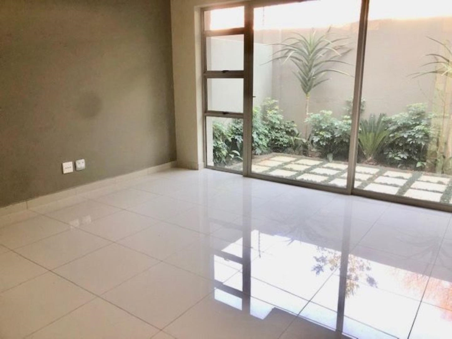 To Let 3 Bedroom Property for Rent in Oaklands Gauteng