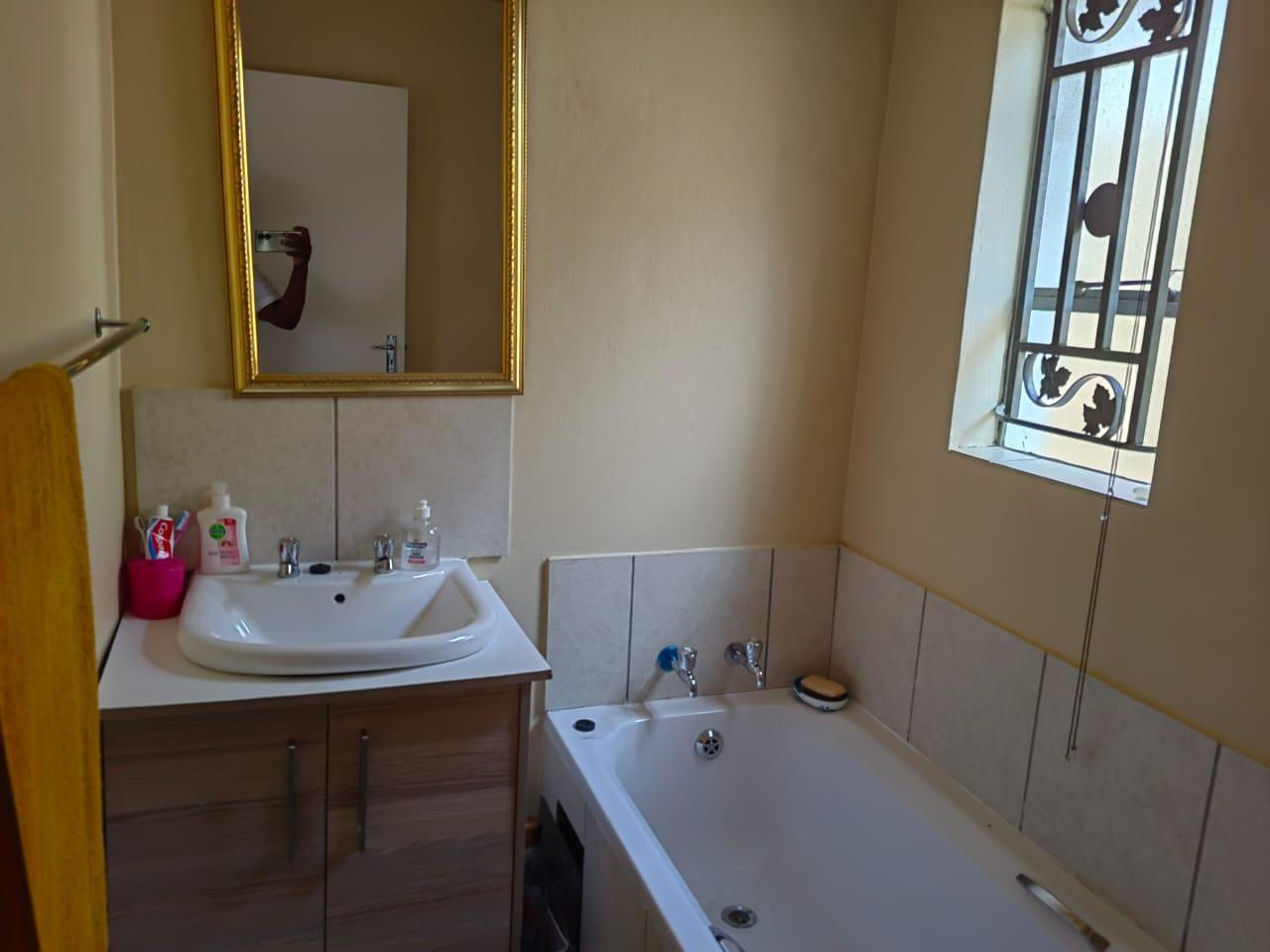 2 Bedroom Property for Sale in Clayville Gauteng