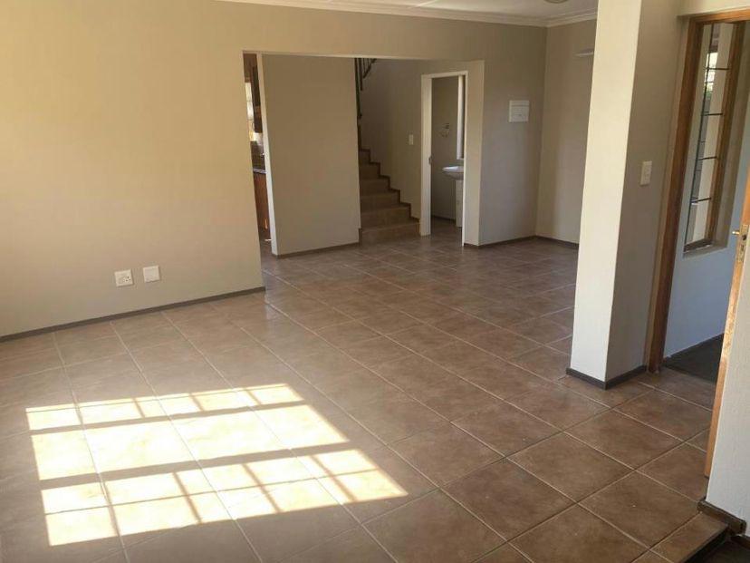 To Let 4 Bedroom Property for Rent in Albertsdal Gauteng