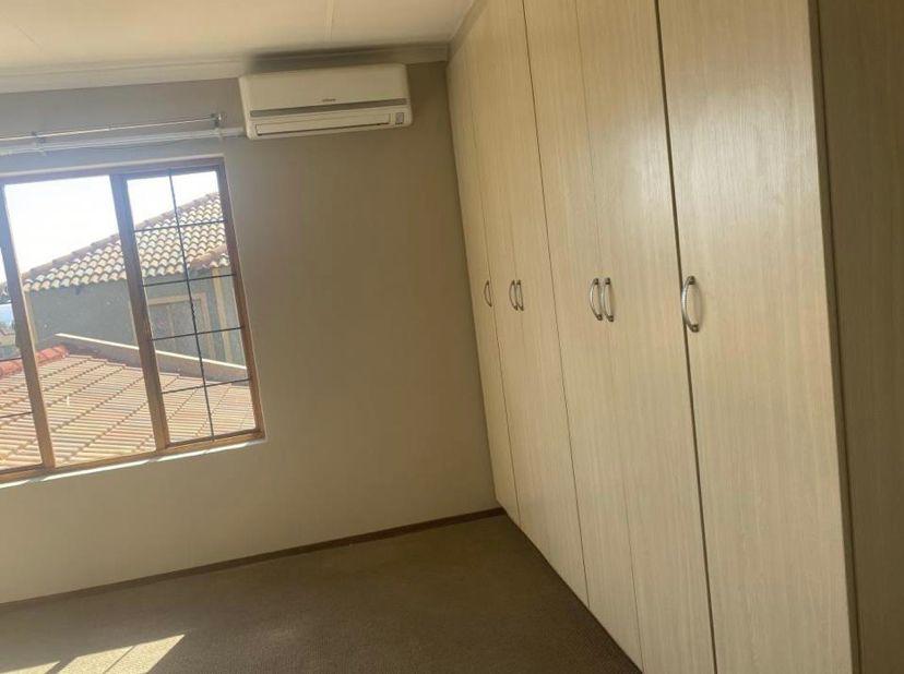 To Let 4 Bedroom Property for Rent in Albertsdal Gauteng