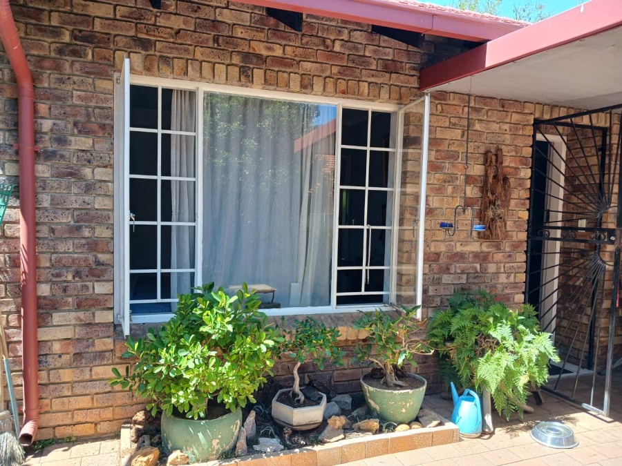 2 Bedroom Property for Sale in Doornpoort Gauteng