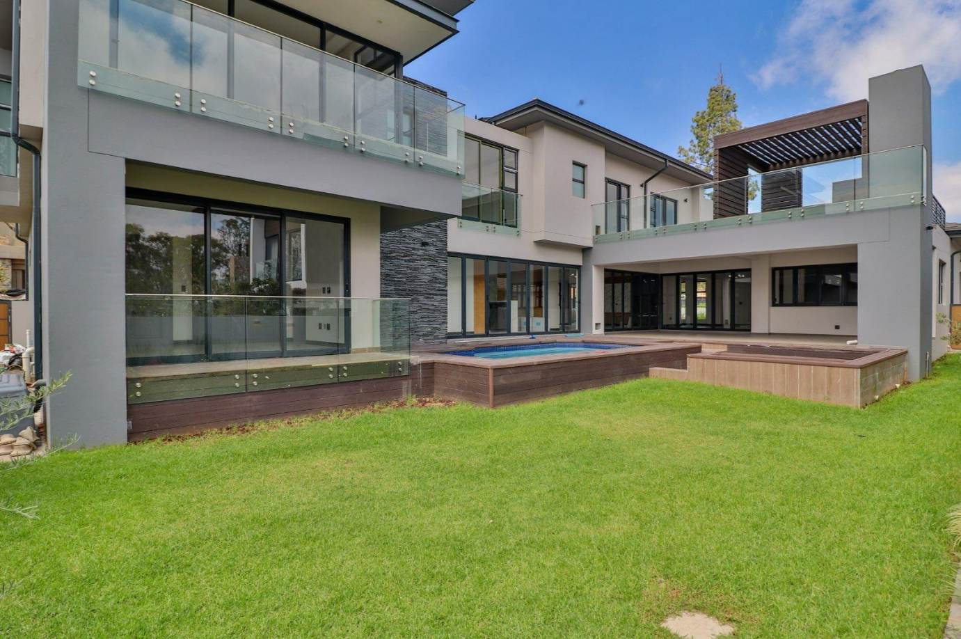 5 Bedroom Property for Sale in Neighbourhood Estate Gauteng
