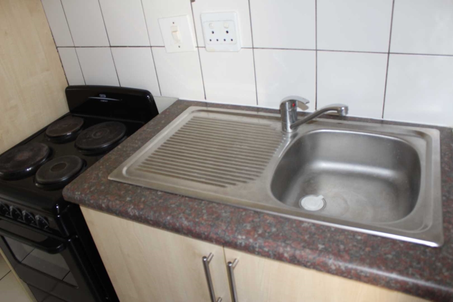 To Let 1 Bedroom Property for Rent in Sunnyside Gauteng