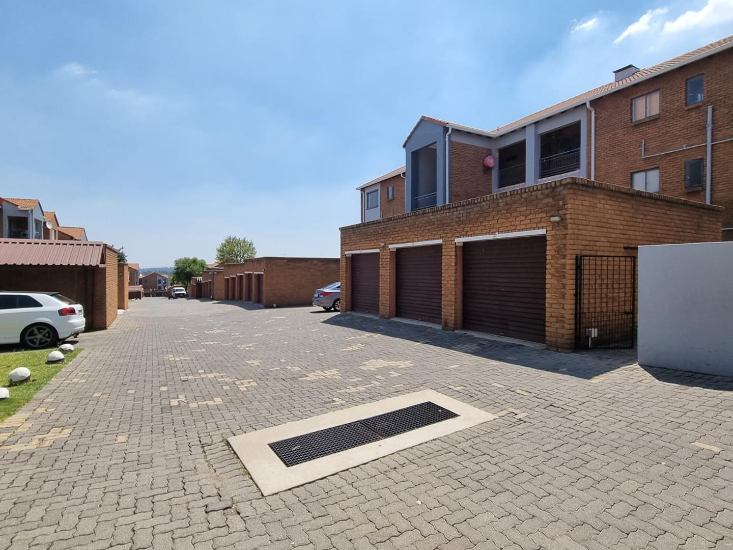 2 Bedroom Property for Sale in Vorna Valley Gauteng