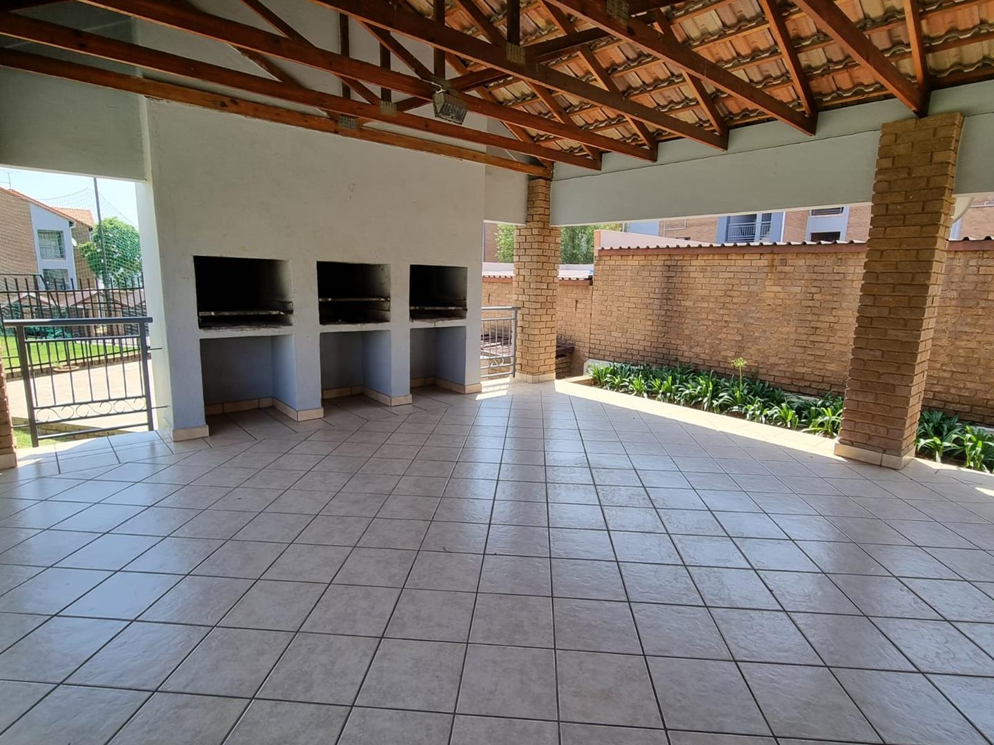 2 Bedroom Property for Sale in Vorna Valley Gauteng