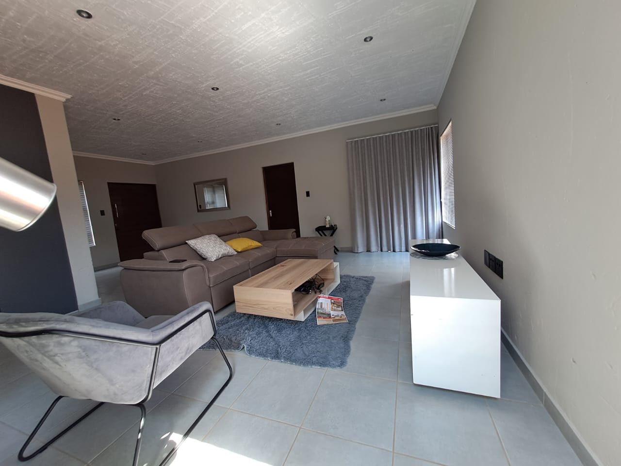 To Let 3 Bedroom Property for Rent in Halfway House Gauteng