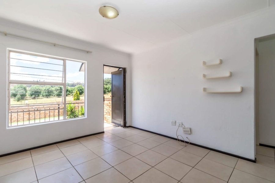 To Let 2 Bedroom Property for Rent in Honeydew Gauteng