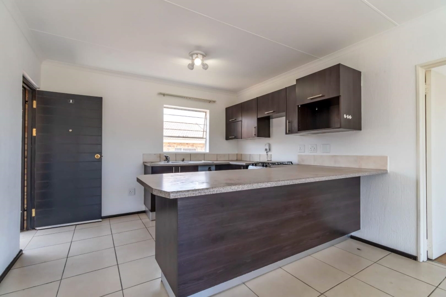 To Let 2 Bedroom Property for Rent in Honeydew Gauteng