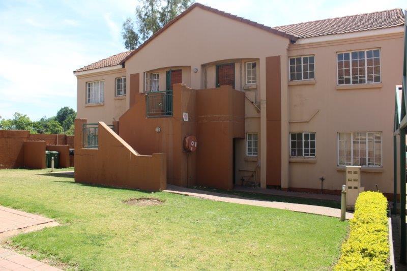 To Let 2 Bedroom Property for Rent in Garsfontein Gauteng