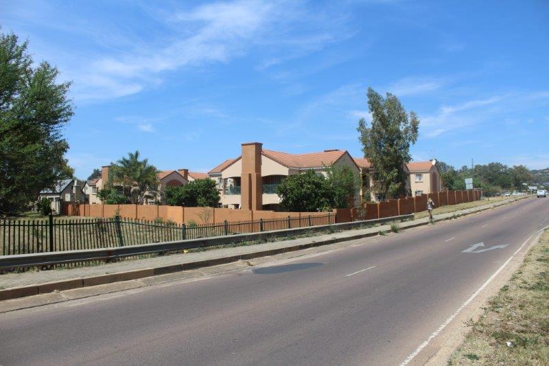 To Let 2 Bedroom Property for Rent in Garsfontein Gauteng