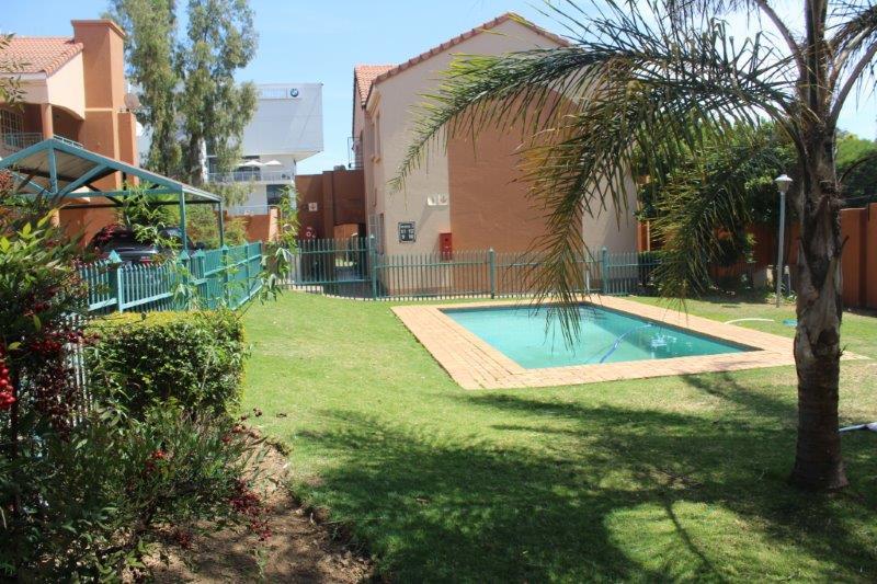 To Let 2 Bedroom Property for Rent in Garsfontein Gauteng