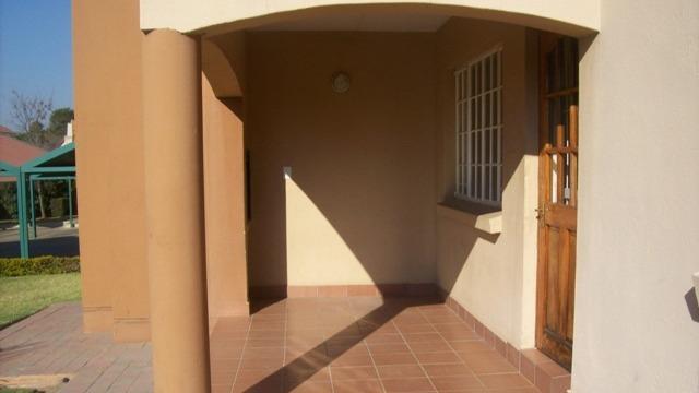 To Let 2 Bedroom Property for Rent in Garsfontein Gauteng