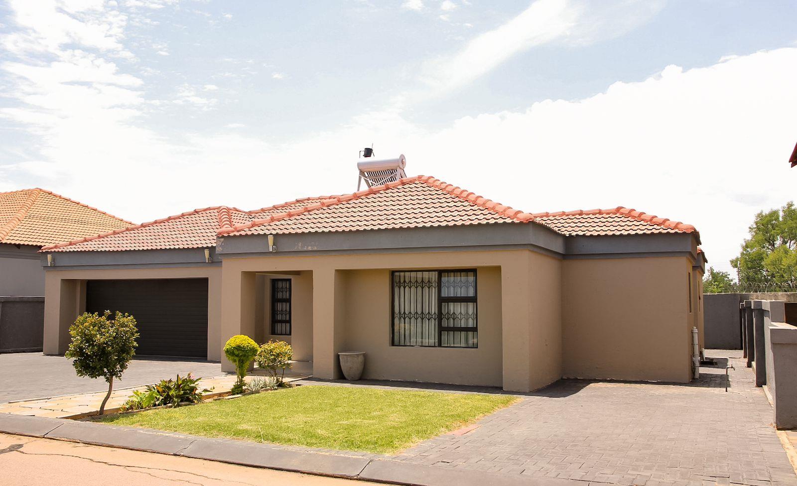 4 Bedroom Property for Sale in The Orchards Gauteng