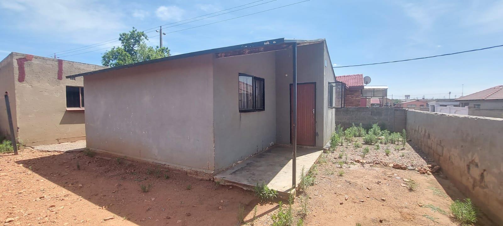 2 Bedroom Property for Sale in Moleleki Gauteng