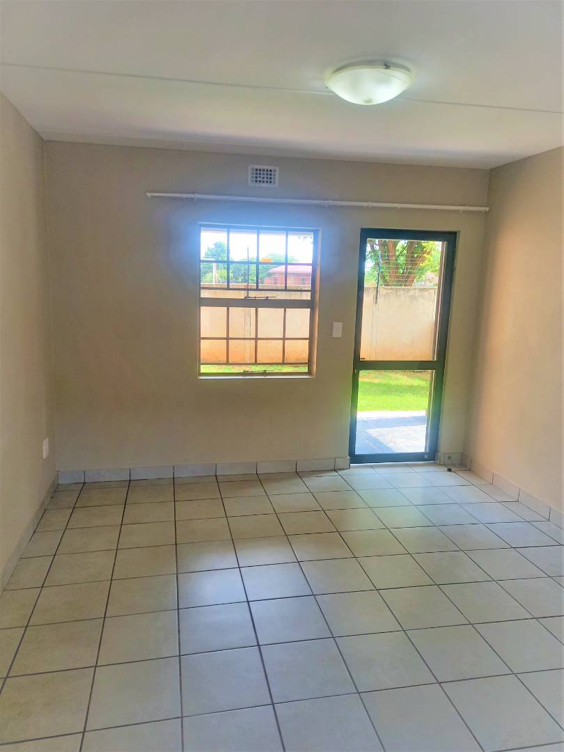 2 Bedroom Property for Sale in Heuweloord Gauteng