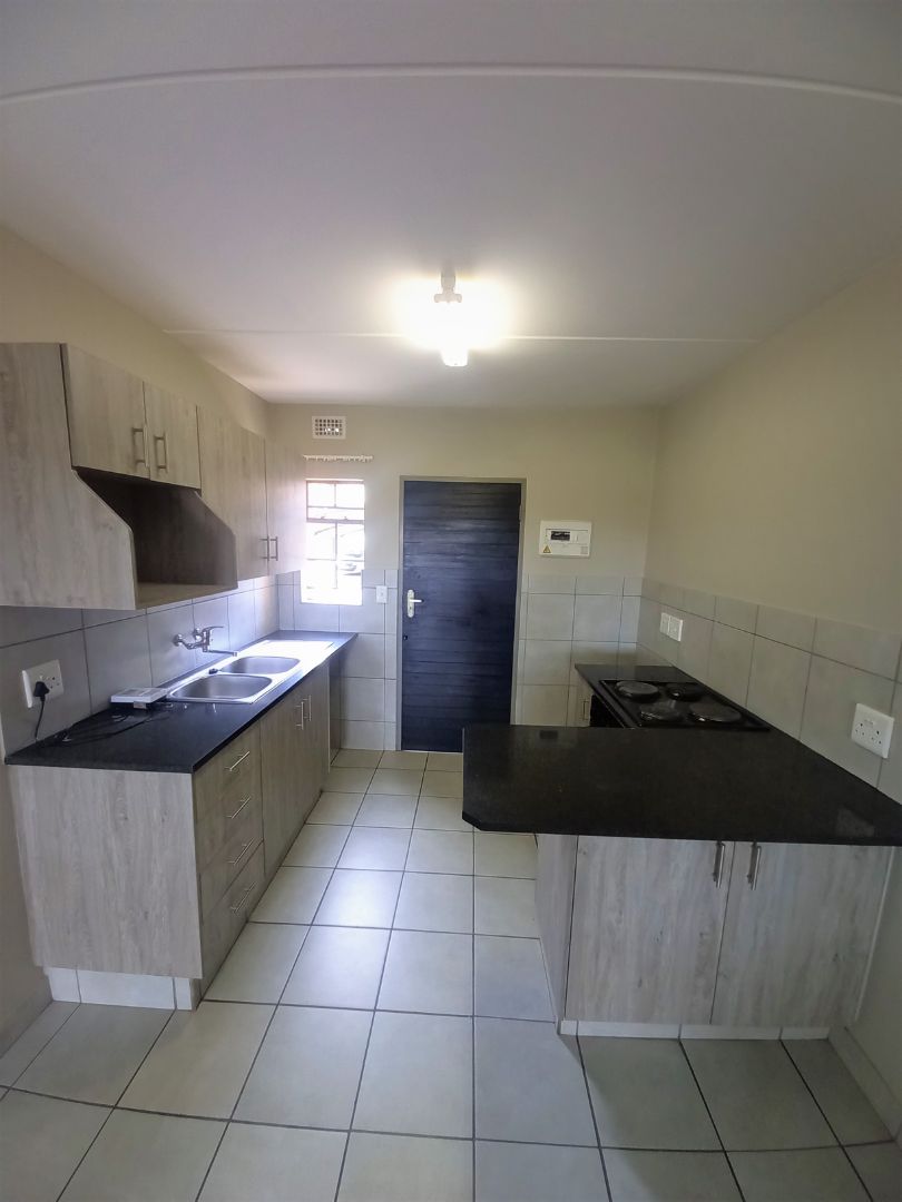 2 Bedroom Property for Sale in Heuweloord Gauteng