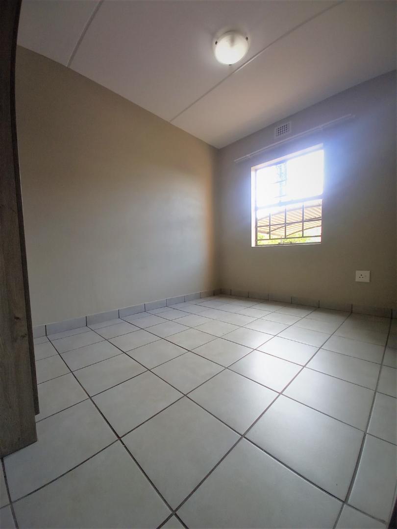 2 Bedroom Property for Sale in Heuweloord Gauteng