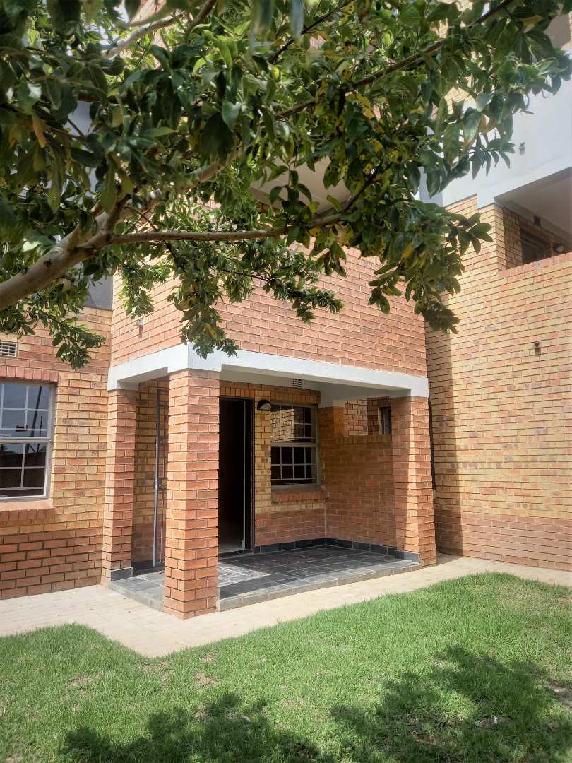 2 Bedroom Property for Sale in Heuweloord Gauteng