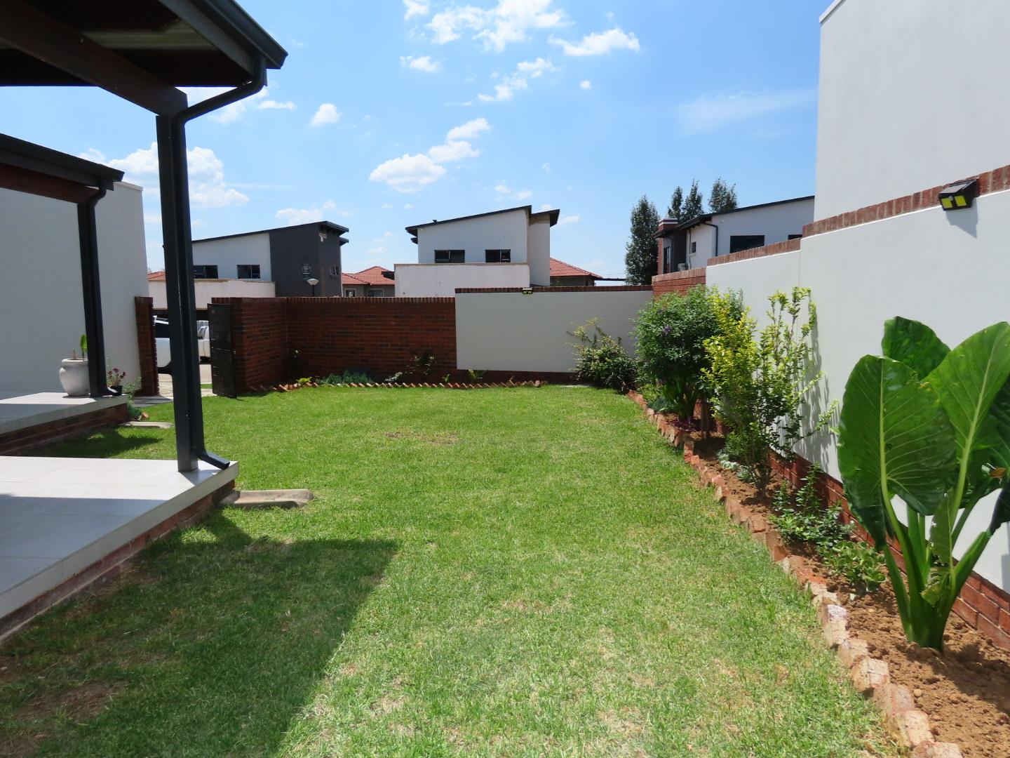 3 Bedroom Property for Sale in Maroeladal Gauteng