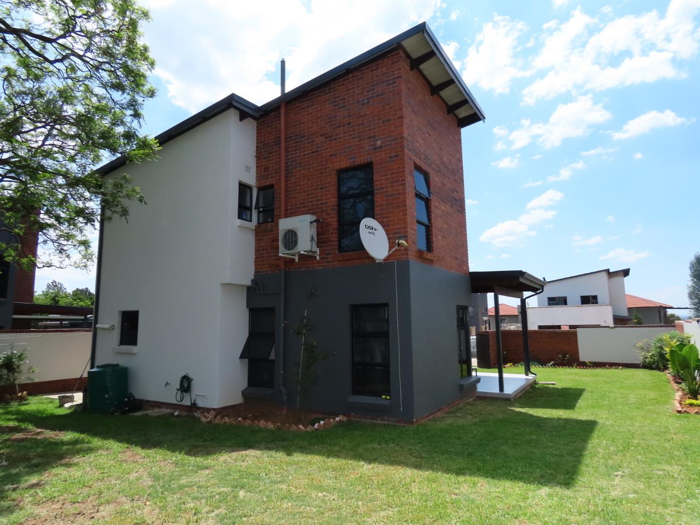 3 Bedroom Property for Sale in Maroeladal Gauteng