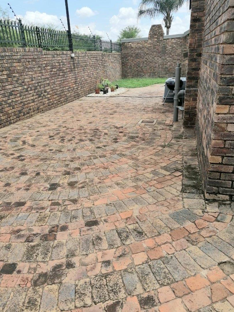 To Let 3 Bedroom Property for Rent in Doornpoort Gauteng