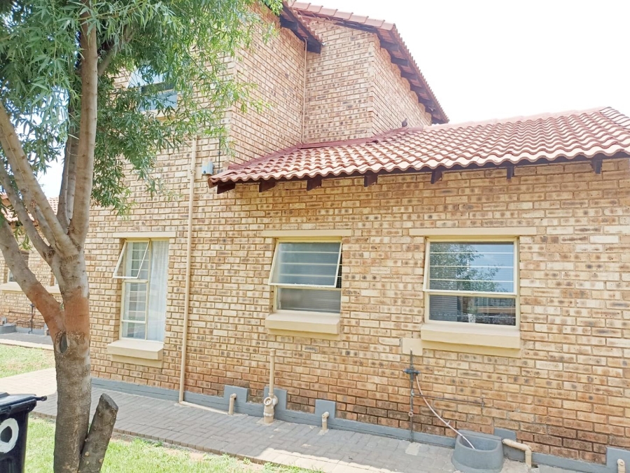 3 Bedroom Property for Sale in Dawn Park Gauteng