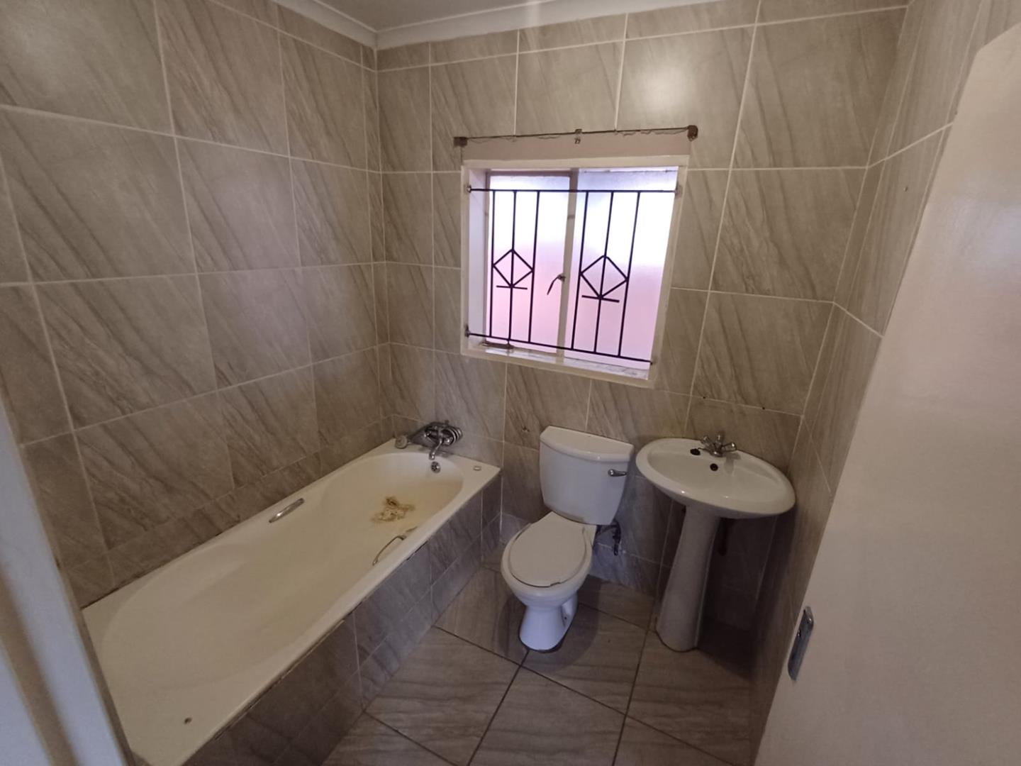 To Let 2 Bedroom Property for Rent in Olievenhoutbosch Gauteng