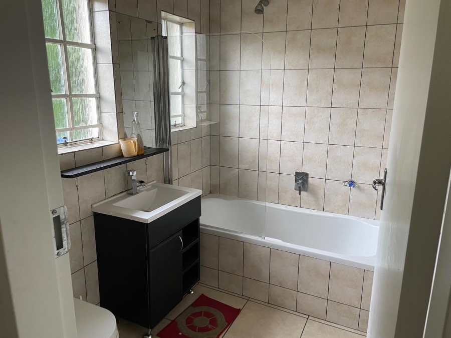 To Let 1 Bedroom Property for Rent in Sandown Gauteng