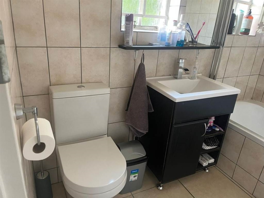 To Let 1 Bedroom Property for Rent in Sandown Gauteng