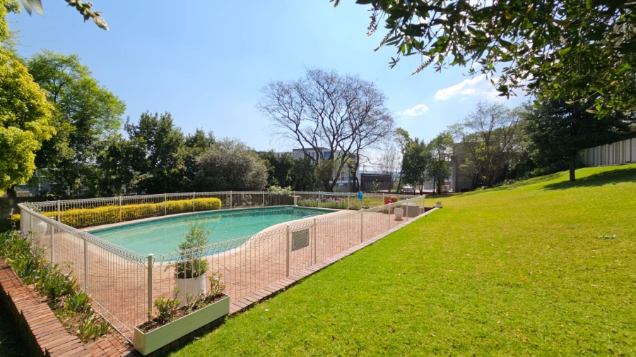 To Let 3 Bedroom Property for Rent in Glenadrienne Gauteng