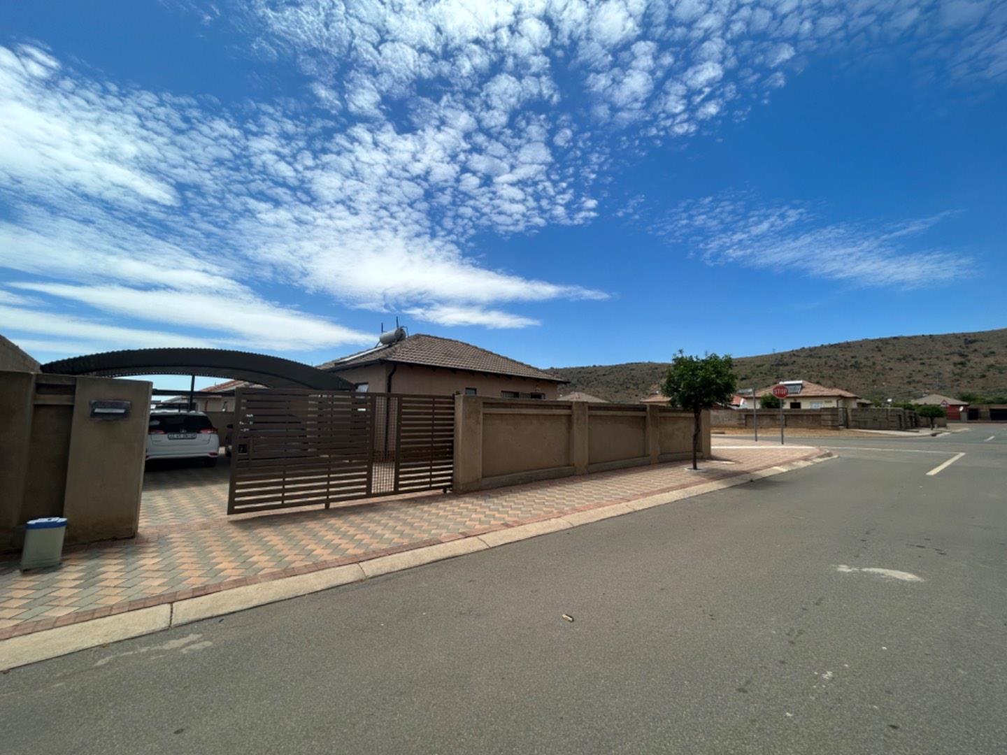 2 Bedroom Property for Sale in Kirkney Gauteng