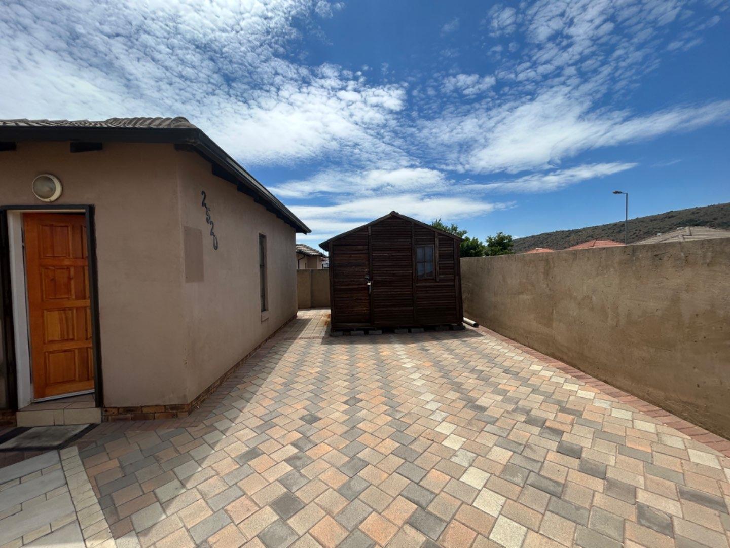 2 Bedroom Property for Sale in Kirkney Gauteng