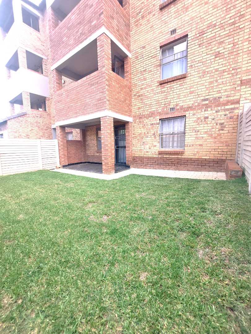 2 Bedroom Property for Sale in Heuweloord Gauteng