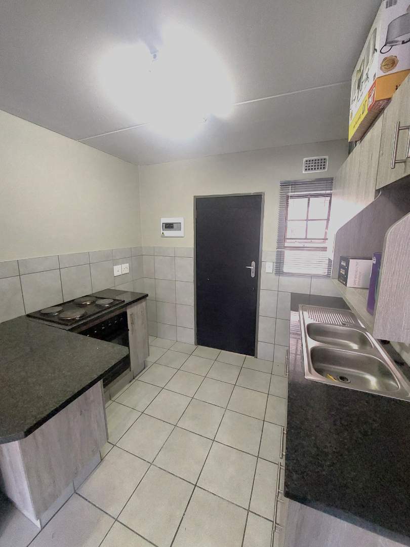 2 Bedroom Property for Sale in Heuweloord Gauteng