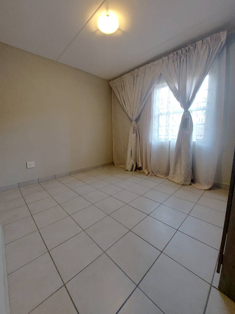 2 Bedroom Property for Sale in Heuweloord Gauteng