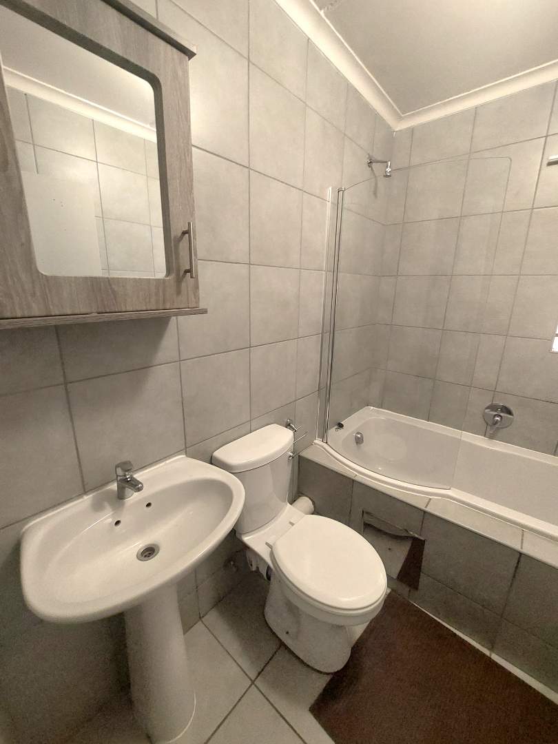 2 Bedroom Property for Sale in Heuweloord Gauteng