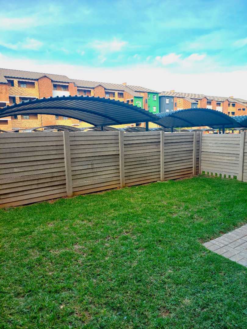 2 Bedroom Property for Sale in Heuweloord Gauteng