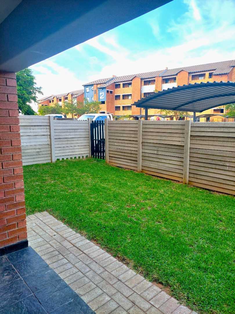 2 Bedroom Property for Sale in Heuweloord Gauteng