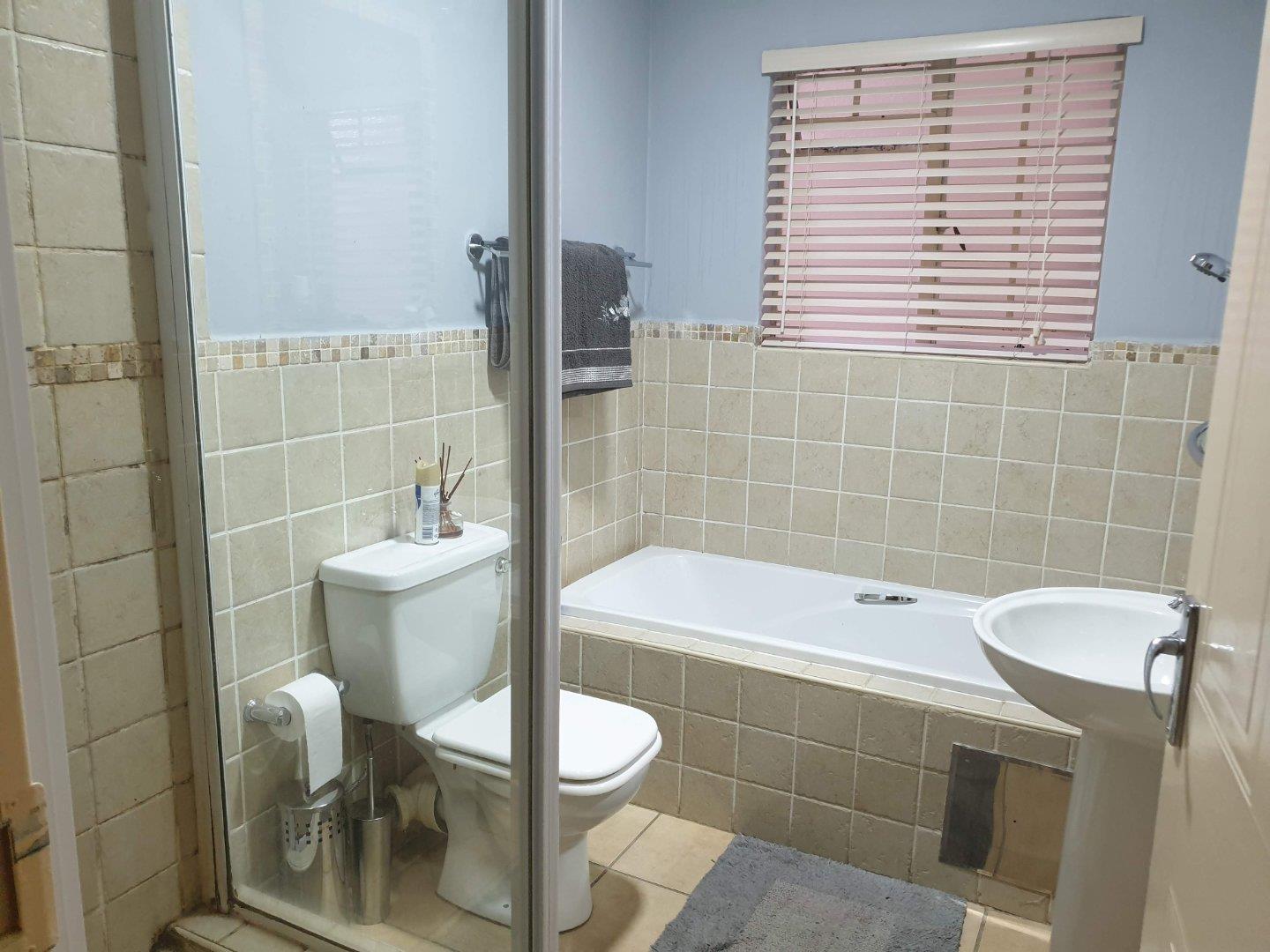 To Let 2 Bedroom Property for Rent in Meredale Gauteng