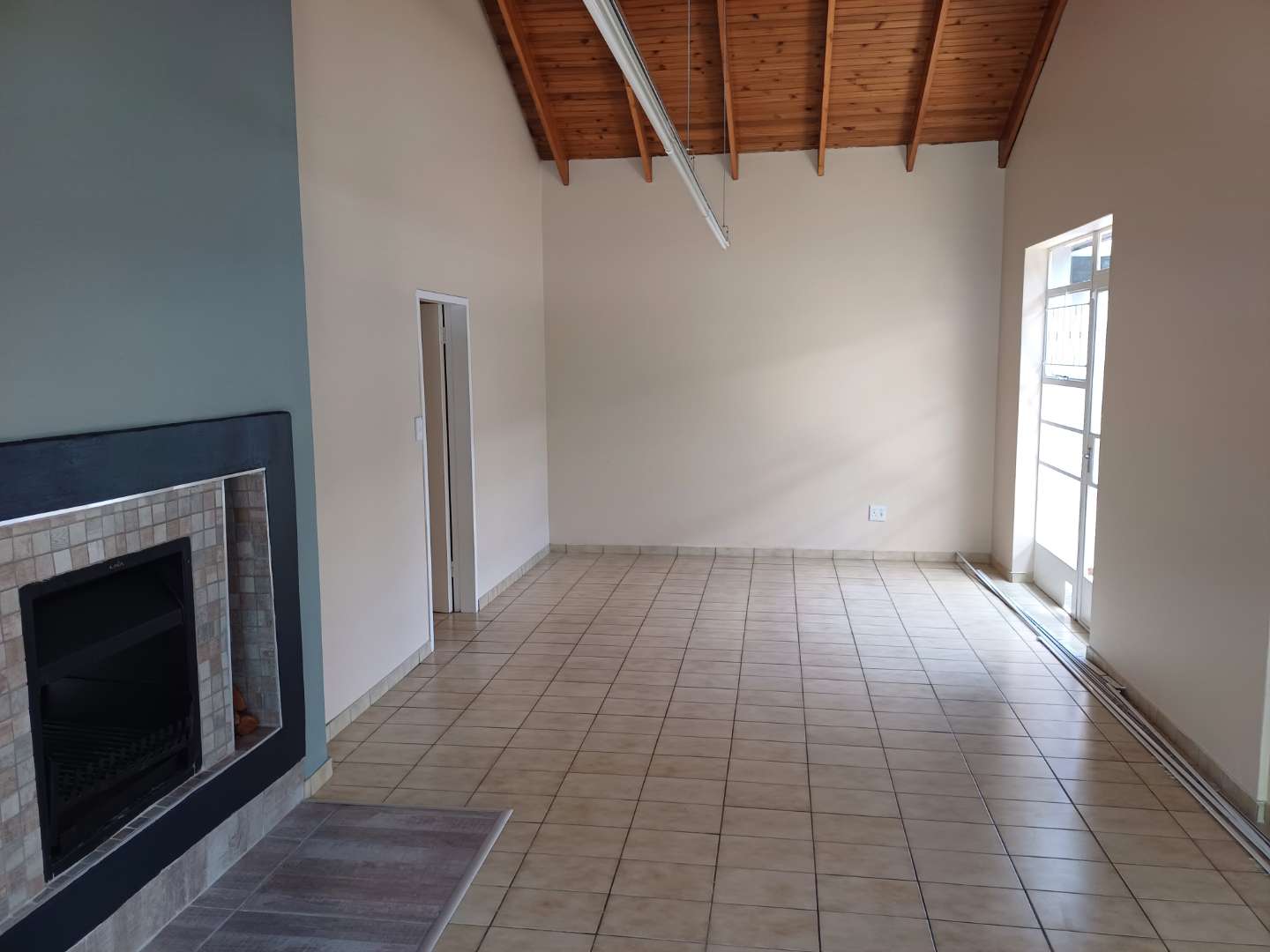 To Let 4 Bedroom Property for Rent in Alberante Gauteng